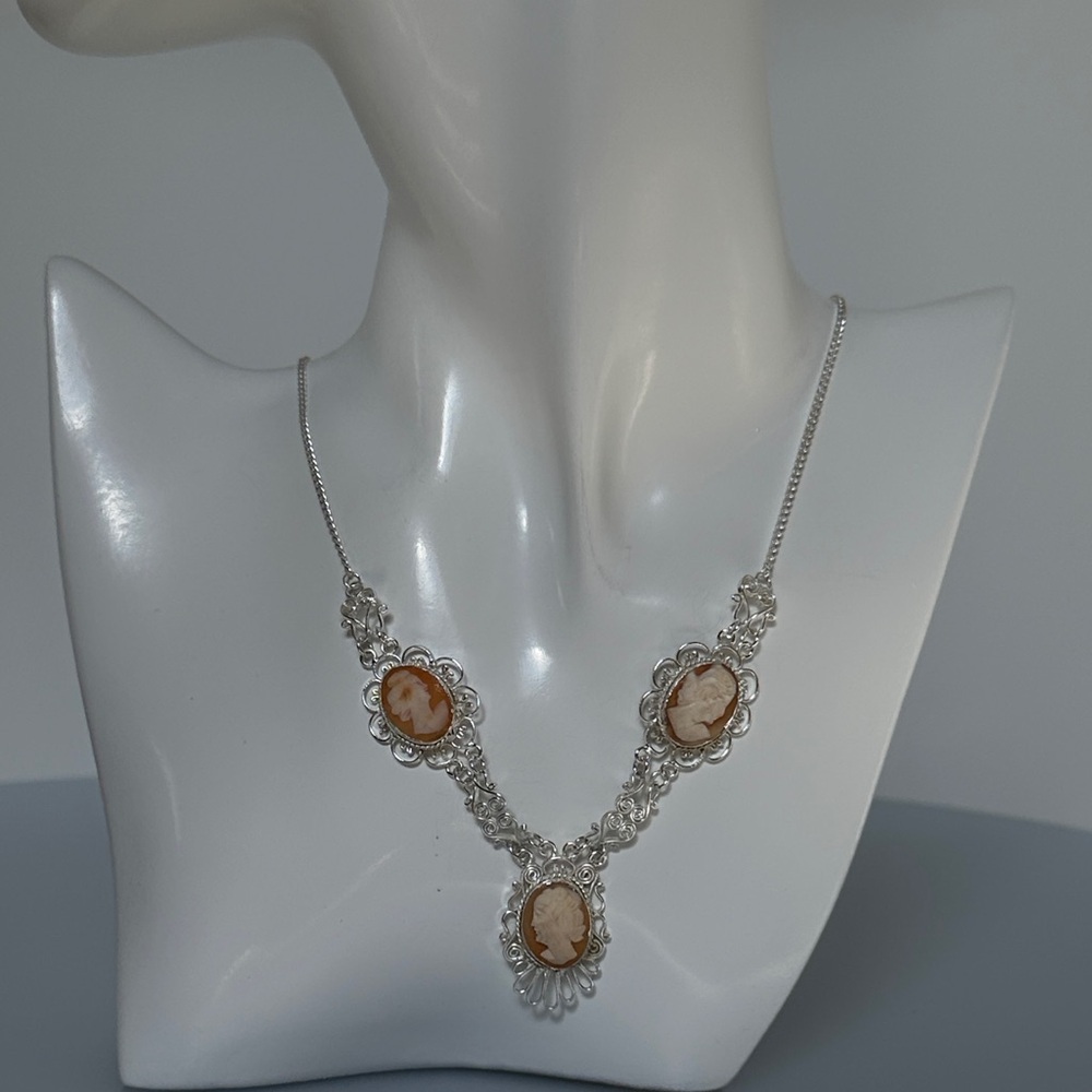 Vintage 925 sterling Silver and Cameo Necklace